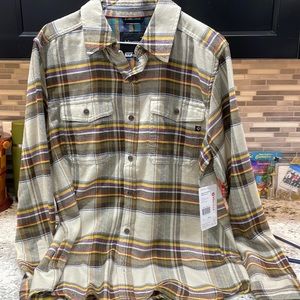 Mens Marmot button up shirt size Medium